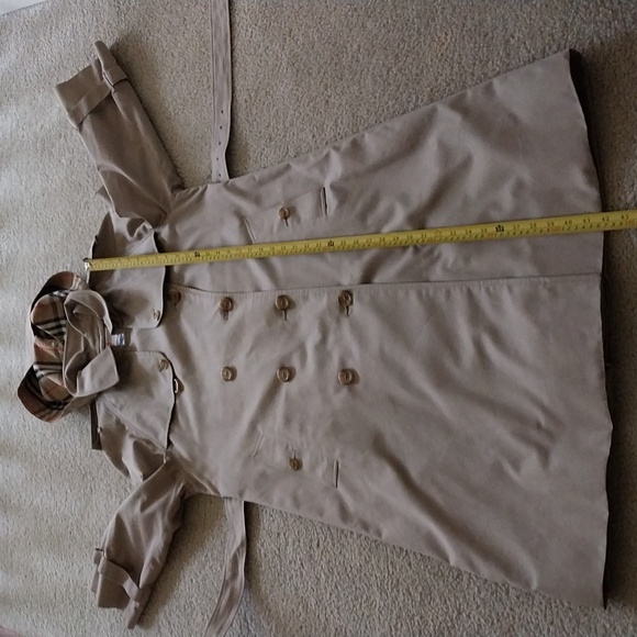 BURBERRY CHECK LINED CLASSIC TRENCH COAT WITH DETACHABLE HOOD - Picture 10 of 16